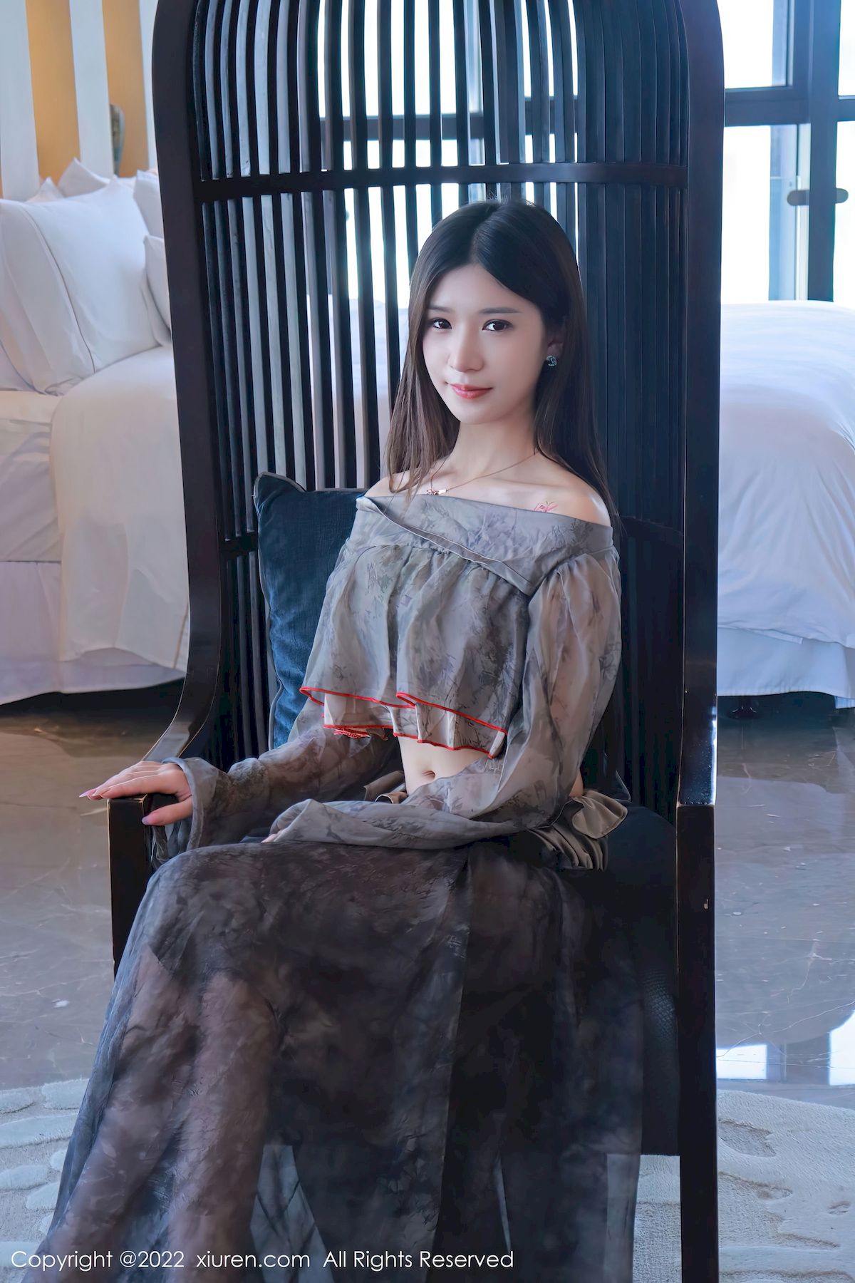 秀人网美女模特hebe韩心雨暗灰上衣长裙套装香格里拉旅拍