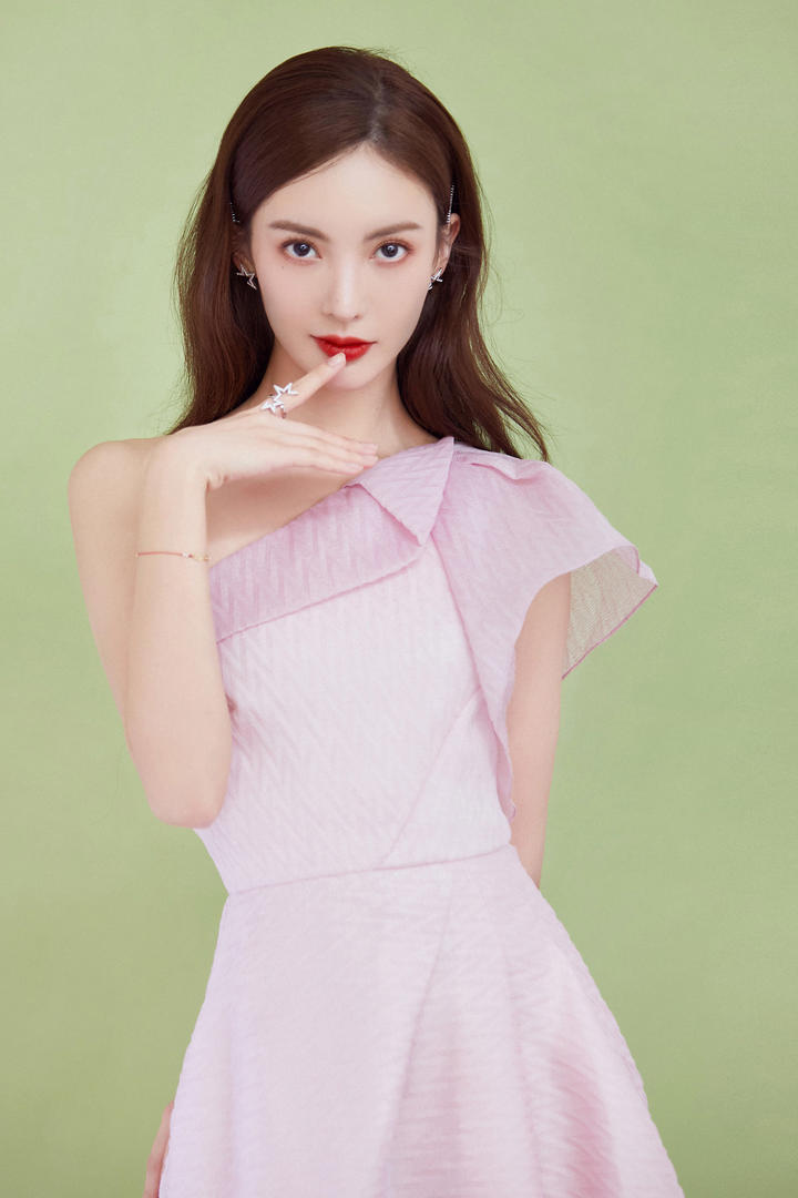 中国高颜值美女明星金晨唯美写真壁纸图片