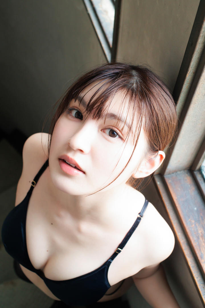 日本无码清纯美女上原亚衣近距离特写图