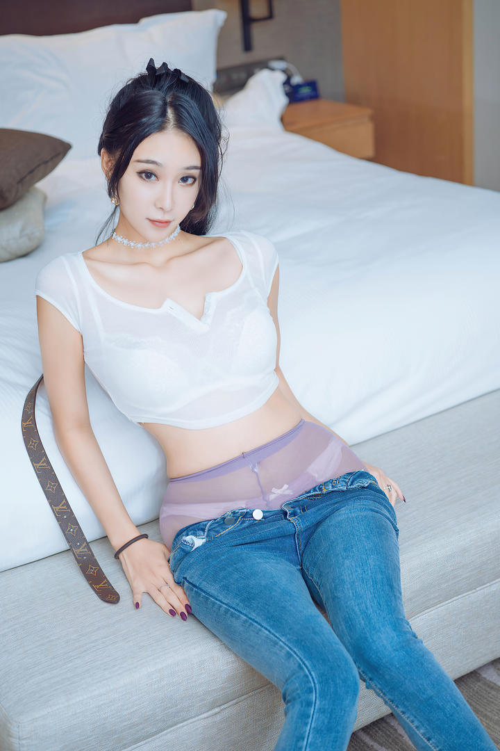 脱下牛仔裤的99久久亚洲综合精品蓝夏写真图片