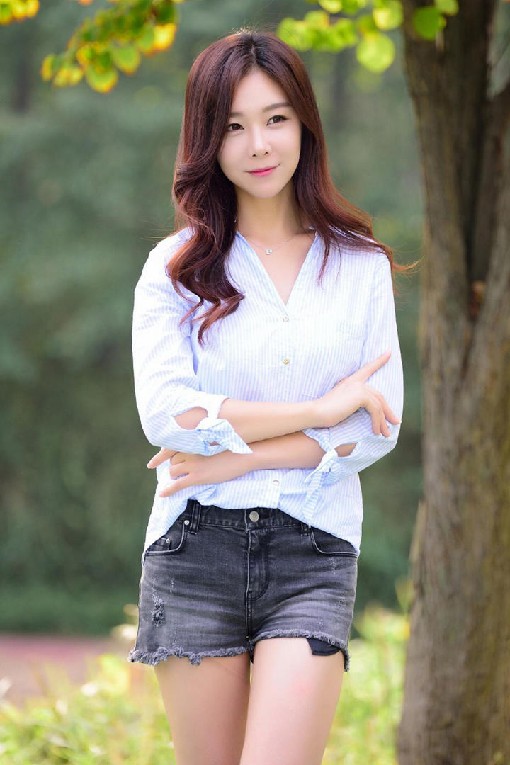 青春可爱的女生图片