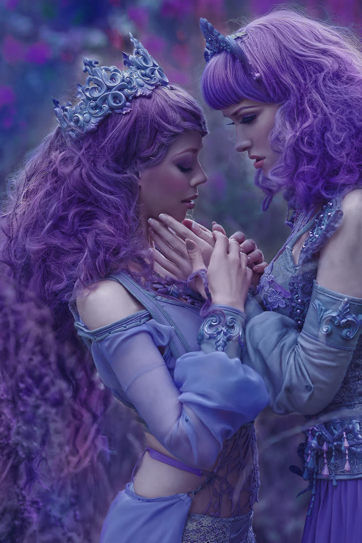 紫色头发的欧美话剧演员人体艺术摄影写真图片