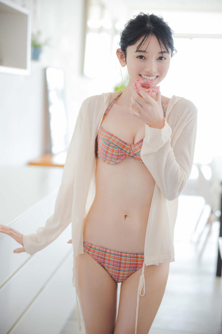 海角社区日本清纯内衣美女正面写真摄影图片