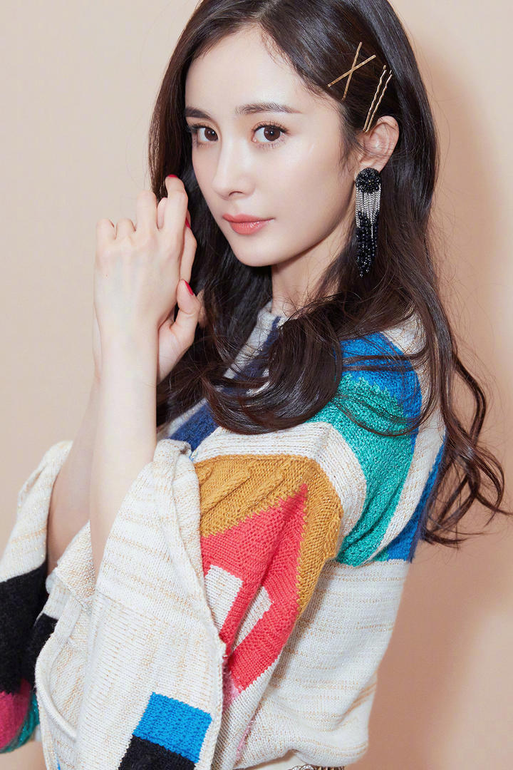 时尚气质女神杨幂写真图片