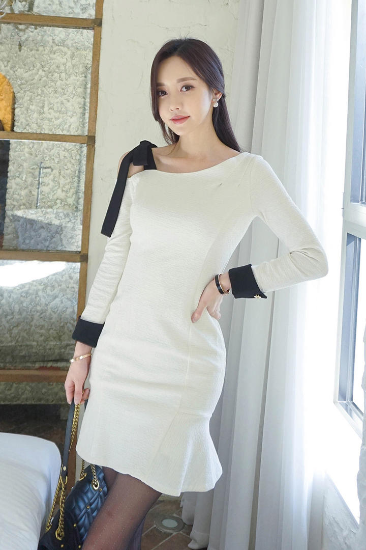 韩国极品美女明星孙允珠图片