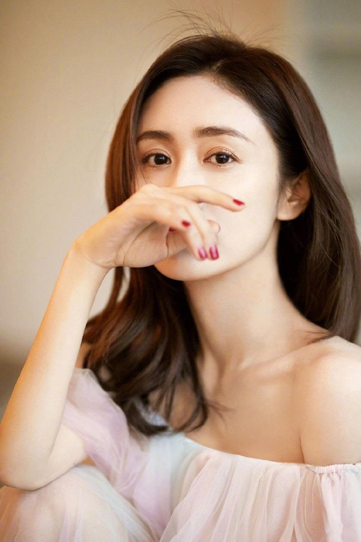 好看的中国女明星刘芸特写图片