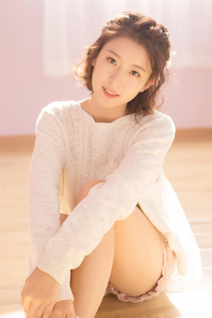 清纯甜美女生高清壁纸大图
