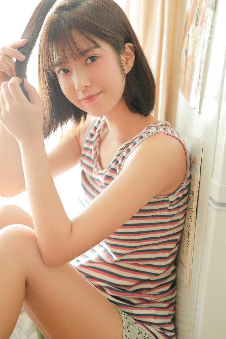 小清新短发女孩高清美女手机壁纸图片