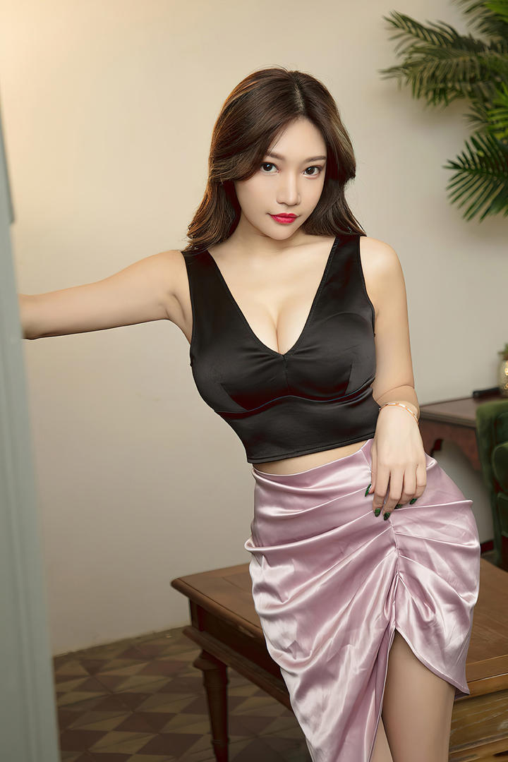 性感包臀裙mm131美女图片大全