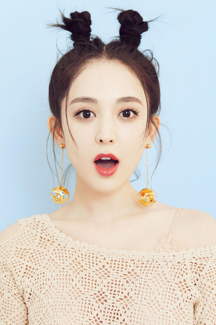 扎着头发的名女明星古力娜扎图片