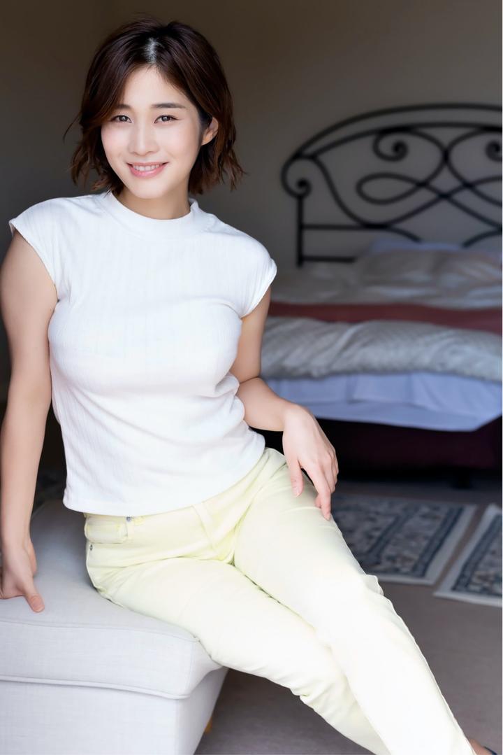 温柔贤淑的日本素人成熟美女写真图片