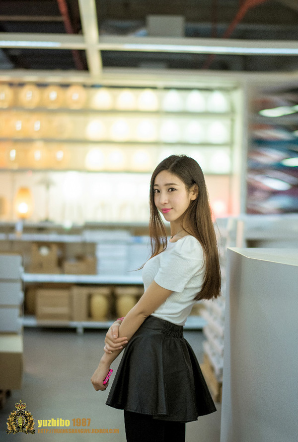 清纯校花迷人街拍甜美写真