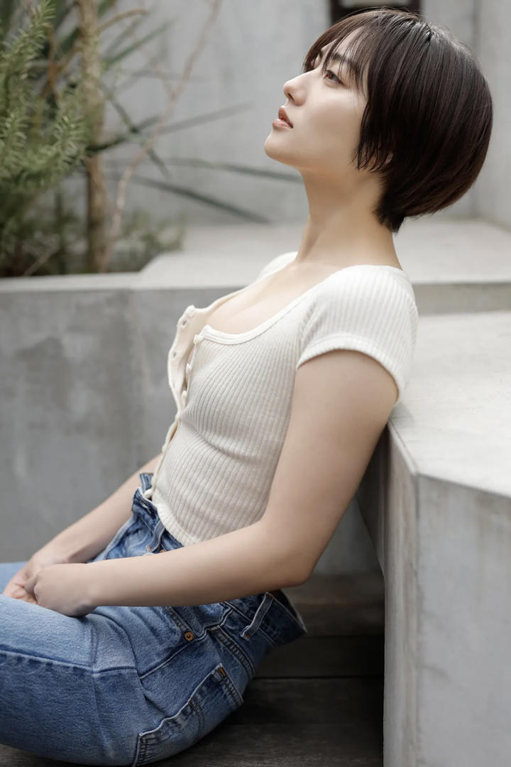 气质美女日本人体内衣模特艺术照片