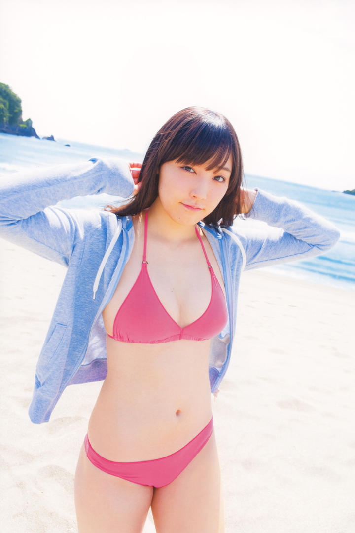 穿红色比基尼的日本美女高清大图