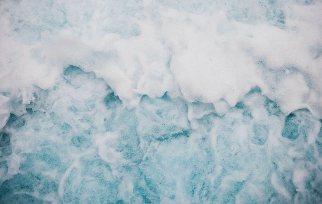 海浪泡沫图片