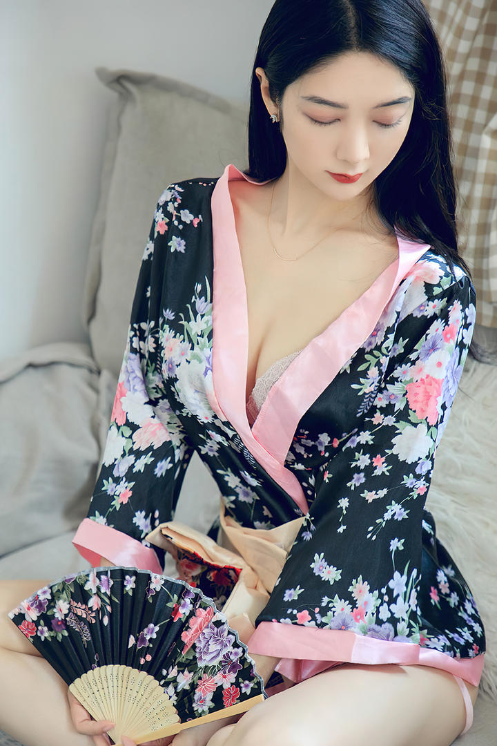 国产mm131美女模特大尺度私密照尤果网写真套图