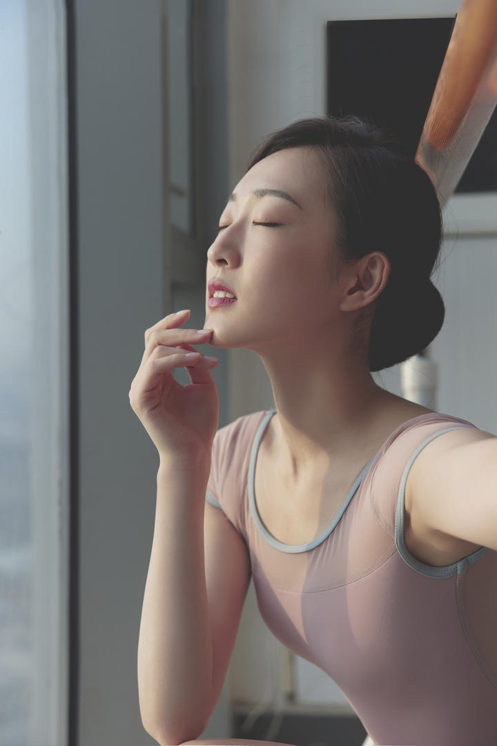 跳芭蕾舞蹈优优人体美女艺术照绝色图片