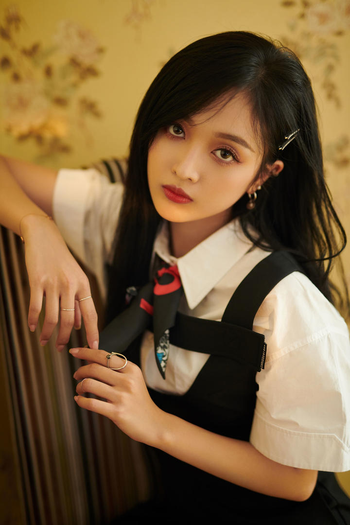 中国清纯美女明星吴宣仪写真照片