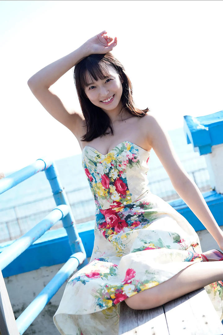 亚洲清纯泳装美女图片