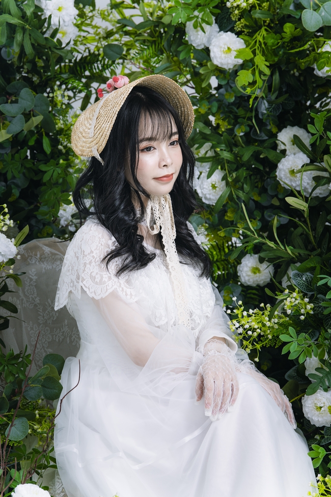 越南新娘美女白色婚纱照图片