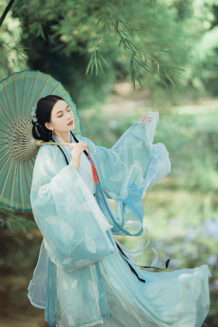 4K高清古装汉服美女壁纸艺术写真图片