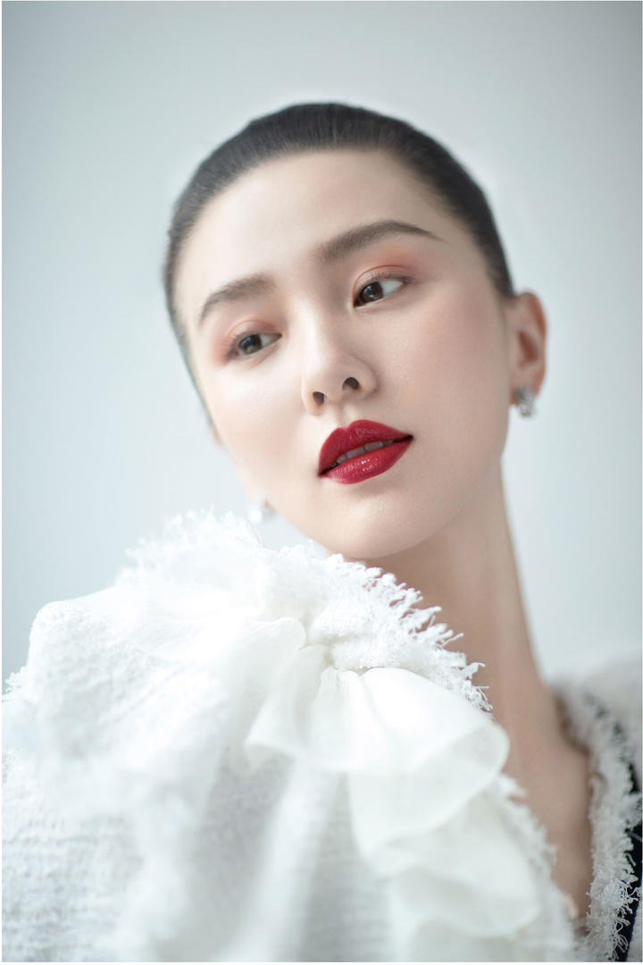 性感红唇美女刘诗诗个人写真图片