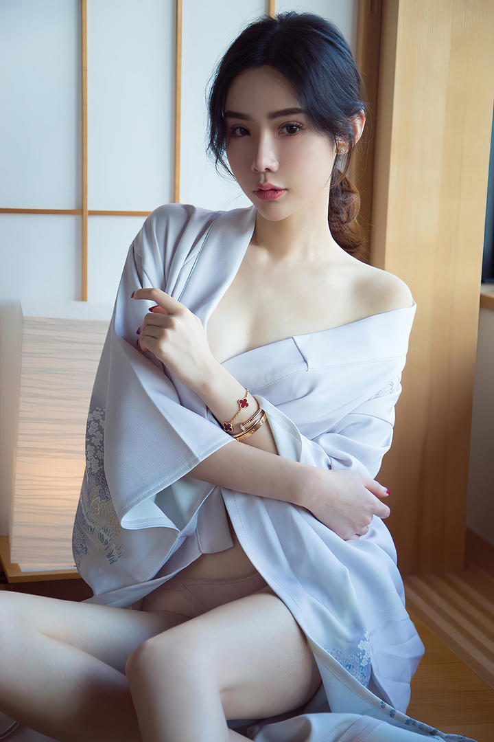 尤果网极品纯欲美女性感写真图片