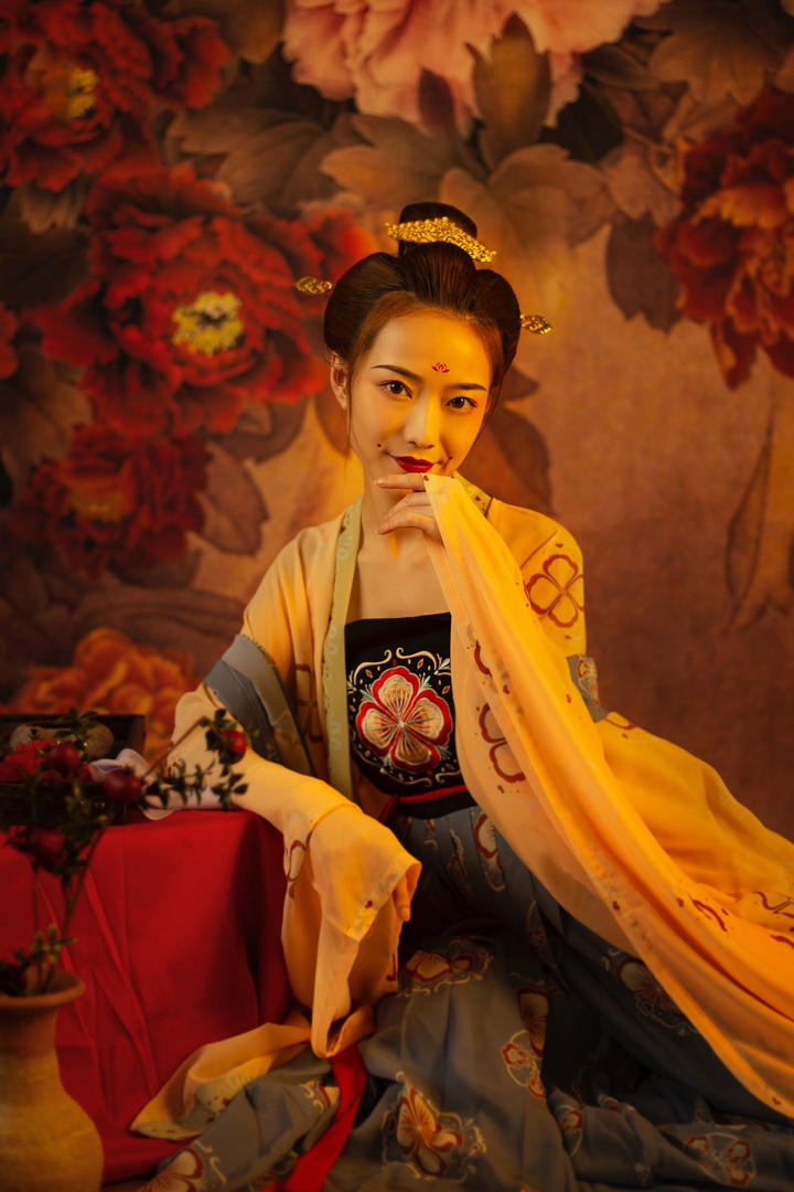 高贵的王妃古装美女唯美艺术写真图片