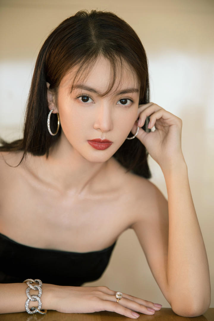 中国时尚美女明星金晨高清壁纸图片大全免费下载