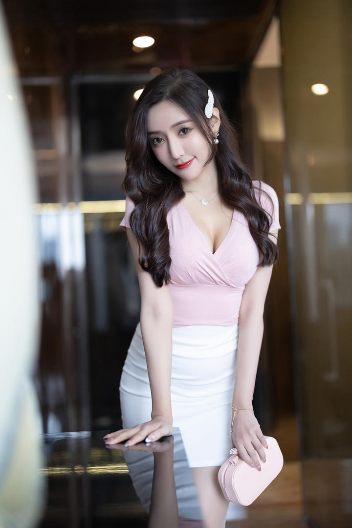 上海气质美女嫩模王馨瑶国模私拍写真套图