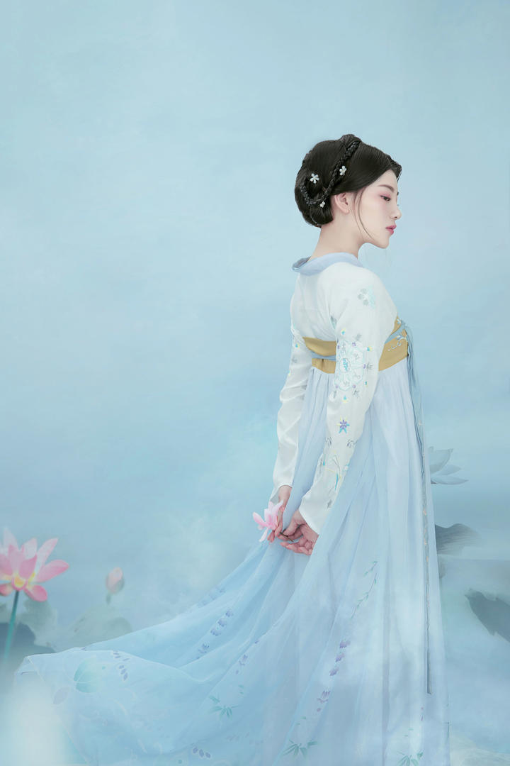 中国清纯古装汉服美女写真壁纸图片