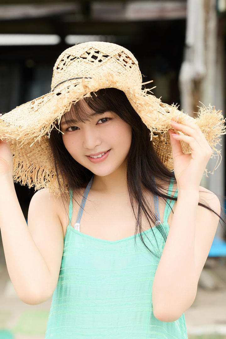 戴着草帽的日本美女高清手机壁纸图片