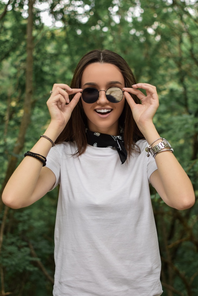 俏皮俄罗斯美女图片