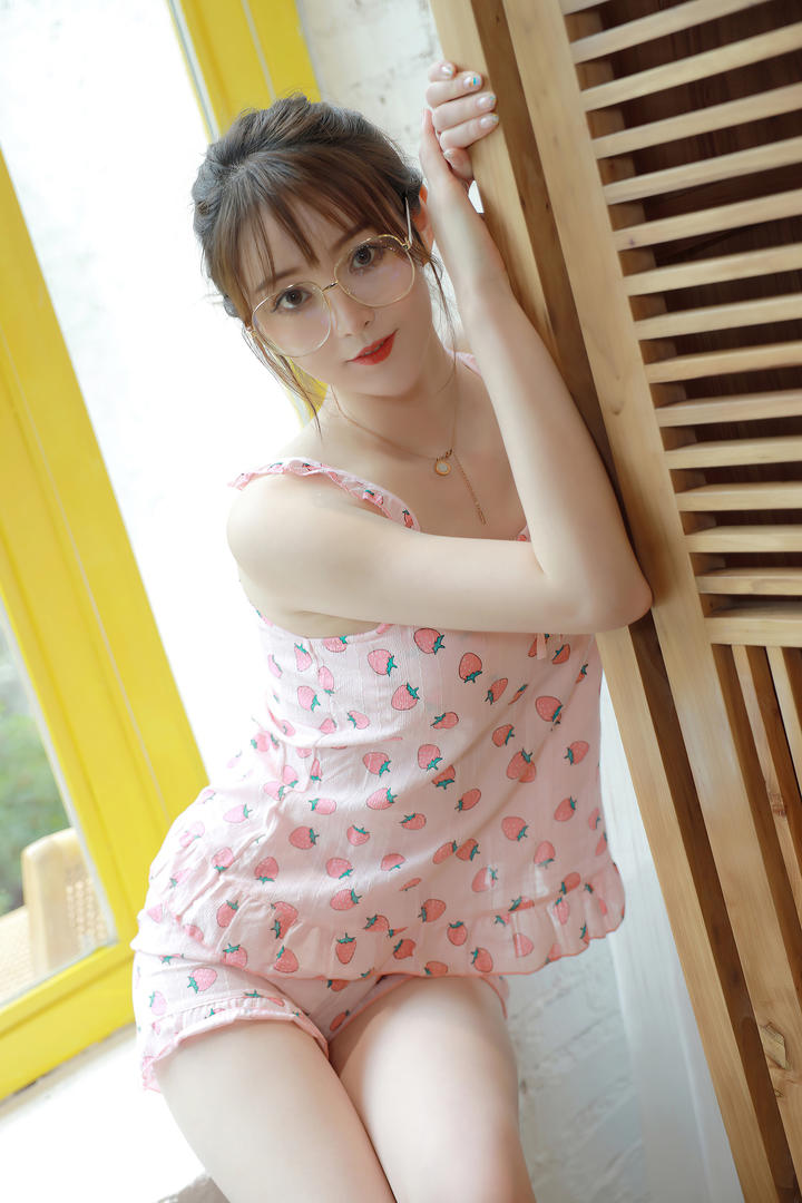 国内性感睡衣美模特优写真图片