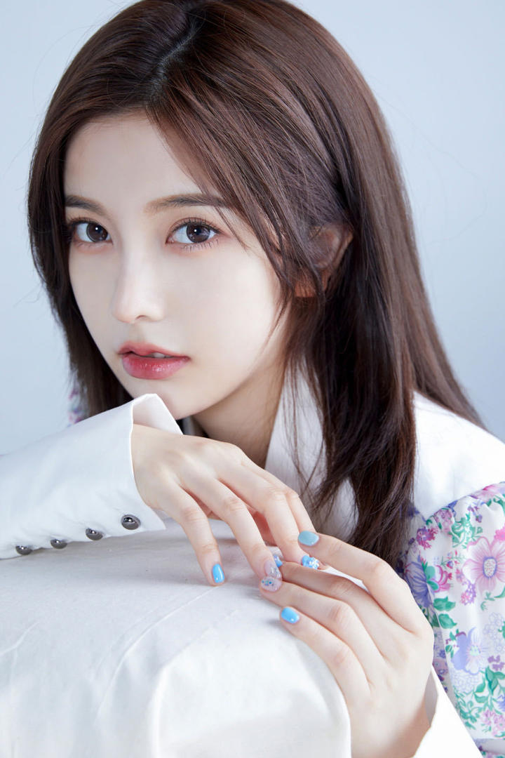极品清纯知性美美女写真图片