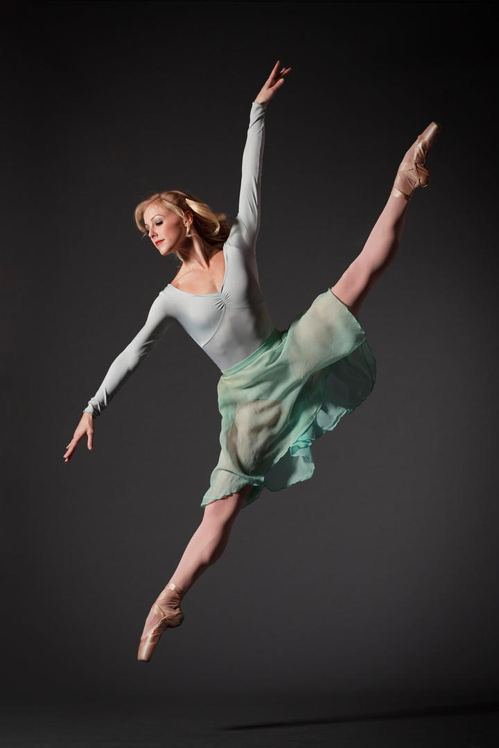 高清欧美跳舞的美女舞蹈之美图片