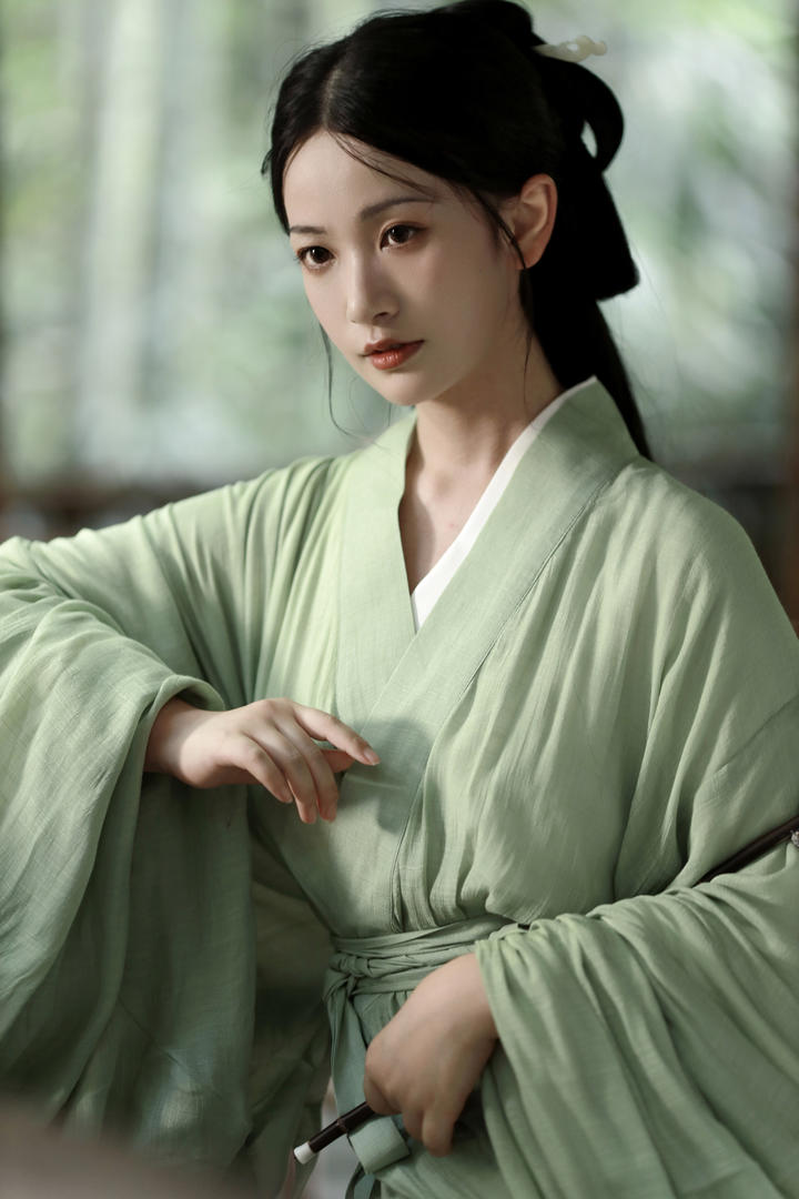 4K高清素雅古装汉服美女艺术写真图片
