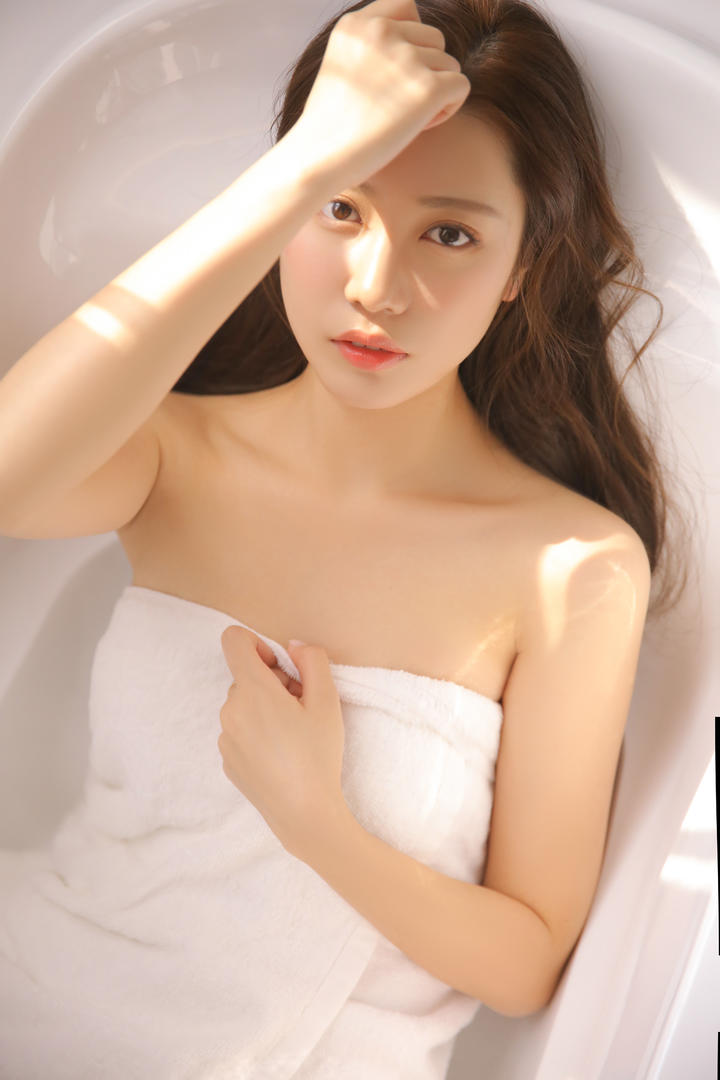 超高清mm131清纯美女艺术照图片下载