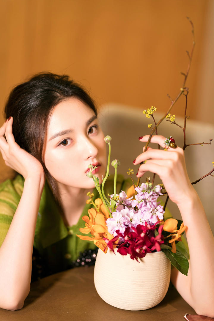 漂亮的美女明星宋祖儿高清写真图片