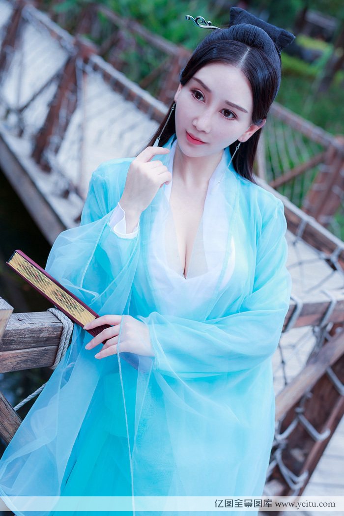 秀人网美女模特邹晶晶Rina古风范十足真空上阵