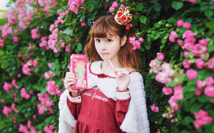 稚嫩的小萝莉唯美的风景线