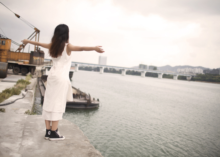 宁静的夏日清新的你