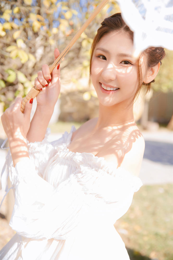 4K甜美清新美女头像高清大图