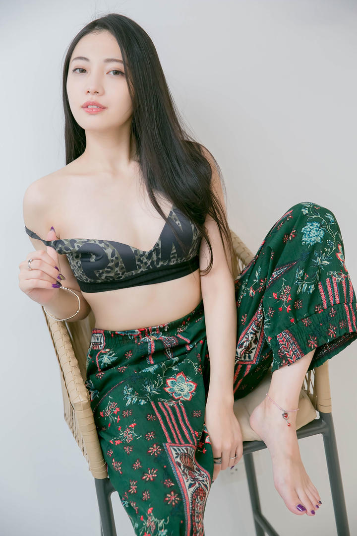 国模吧漂亮女神个人写真图片