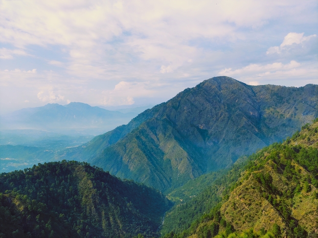 巍峨连绵青山山脉山川摄影图片