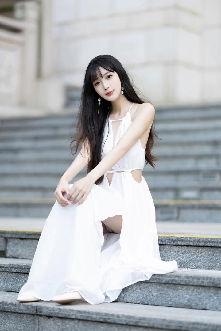 秀人网极品嫩模林星阑国产街拍长裙美女走光图片