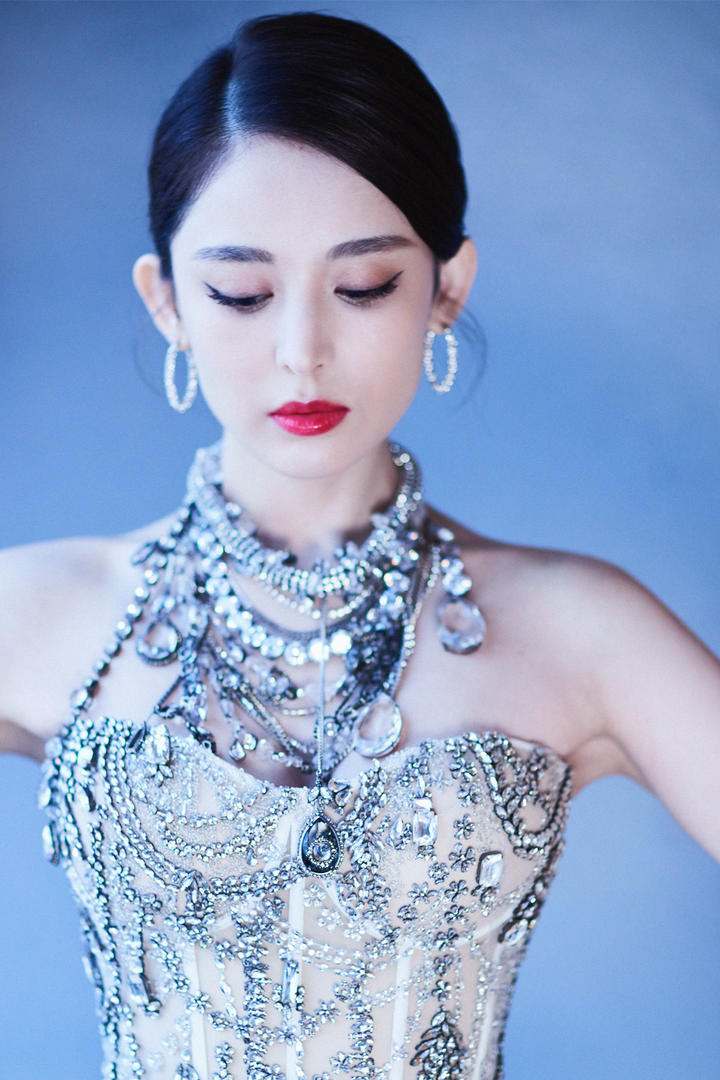 美女明星古力娜扎写真图片