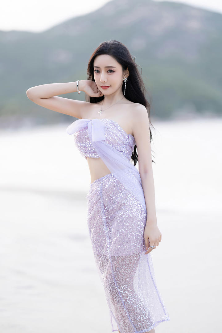 GOGO人体艺术美女模特王馨瑶海边美女唯美写真图片