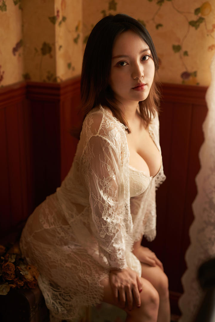 大胸美女图片月月胸大美女性感私房照图片