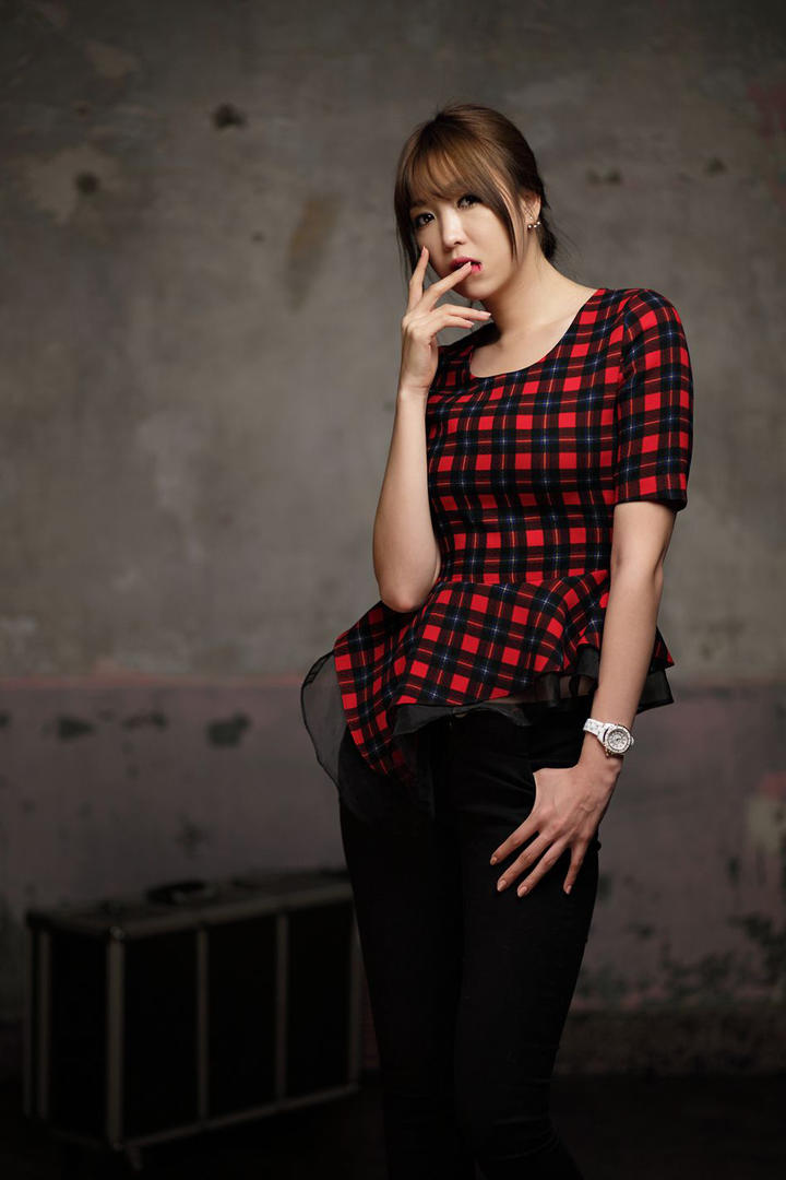 超清韩国美女李恩慧写真图片